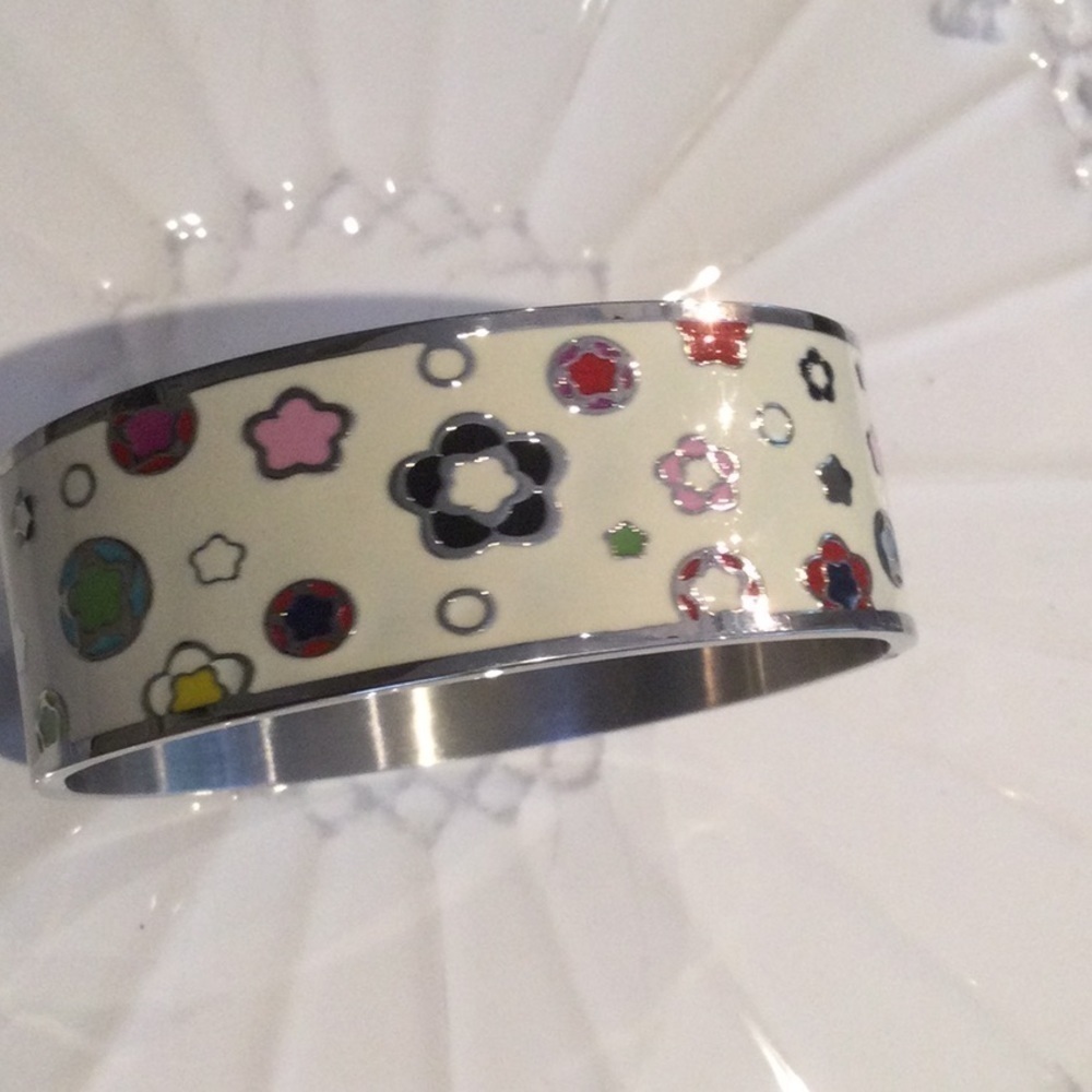 Silver SS white with flowers bangle